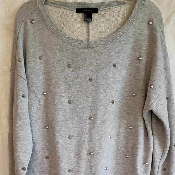 FOREVER 21 SWEATER. - Picture 1 of 3